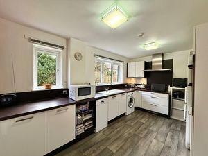 Photo 12- click for photo gallery